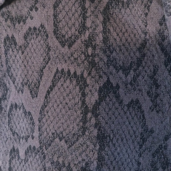 NWT Karlie Grey Snake Utility Jacket.  Size Sm - Picture 3 of 5